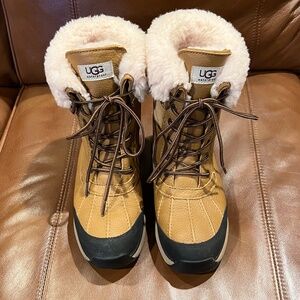 Ugg Women's Adirondack Boots size 8